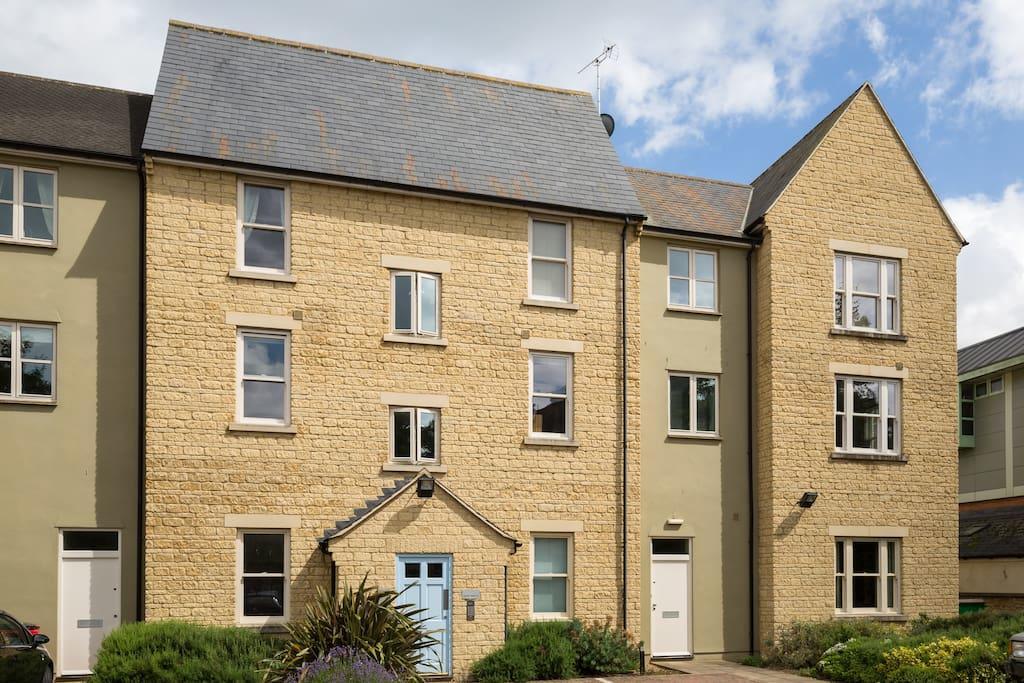 Millwalk Apartment